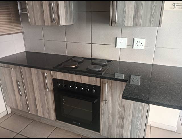 2 BEDROOM SECTIONAL TITLE FOR SALE IN RAVENSWOOD
